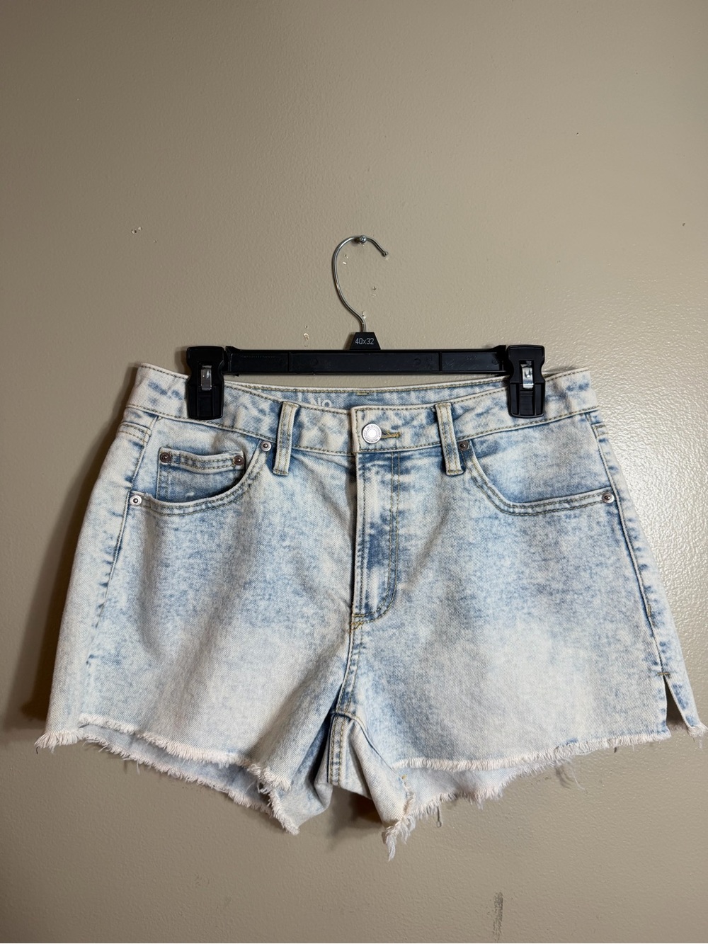 No Boundaries Acid Wash Denim Shorts Size 8 Frayed Hem Festival Y2K